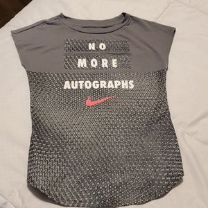 Girls nike shirt